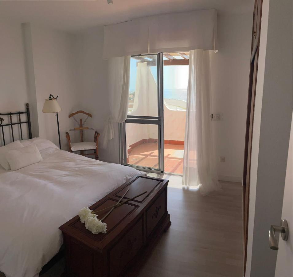 Atico Sobre El Mar Apartment Benajarafe Bagian luar foto