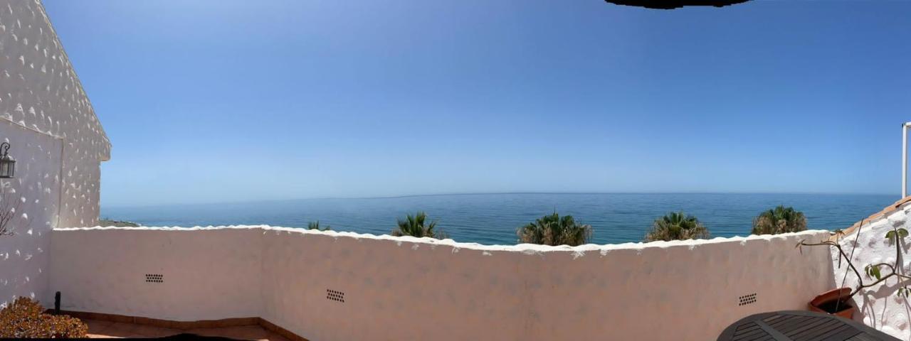 Atico Sobre El Mar Apartment Benajarafe Bagian luar foto